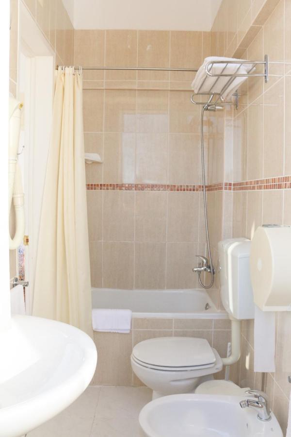 Casa Londres Hotel Estoril Buitenkant foto